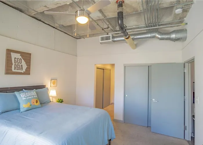 2 Bedroom Fully Furnished Apartment Near Emory University Hospital Midtown
